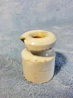 Vintage Work Tarnished Universal Clay White Porcelain Electric Fence Insulator 2